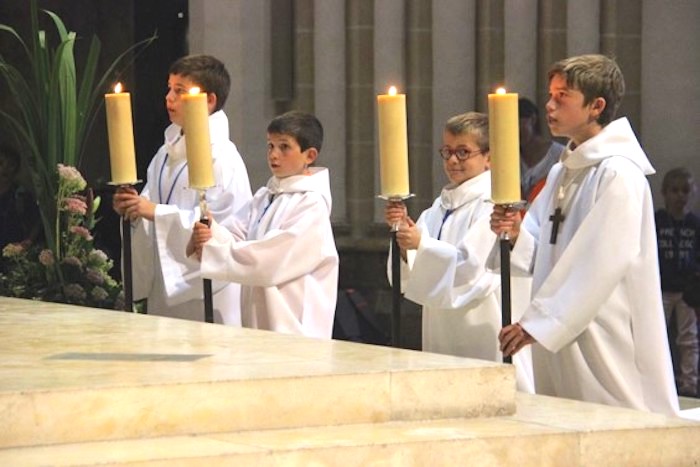 Servants Paroisse Saint Armentaire