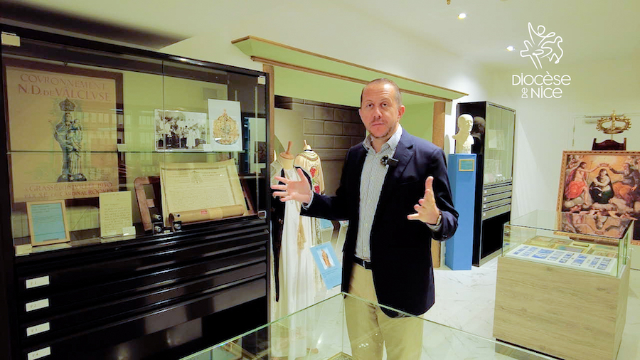 Visite guidée de l’expo «Chez nous, soyez reine!»