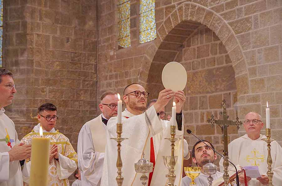 Première messe du père Alexis Barraza Diaz