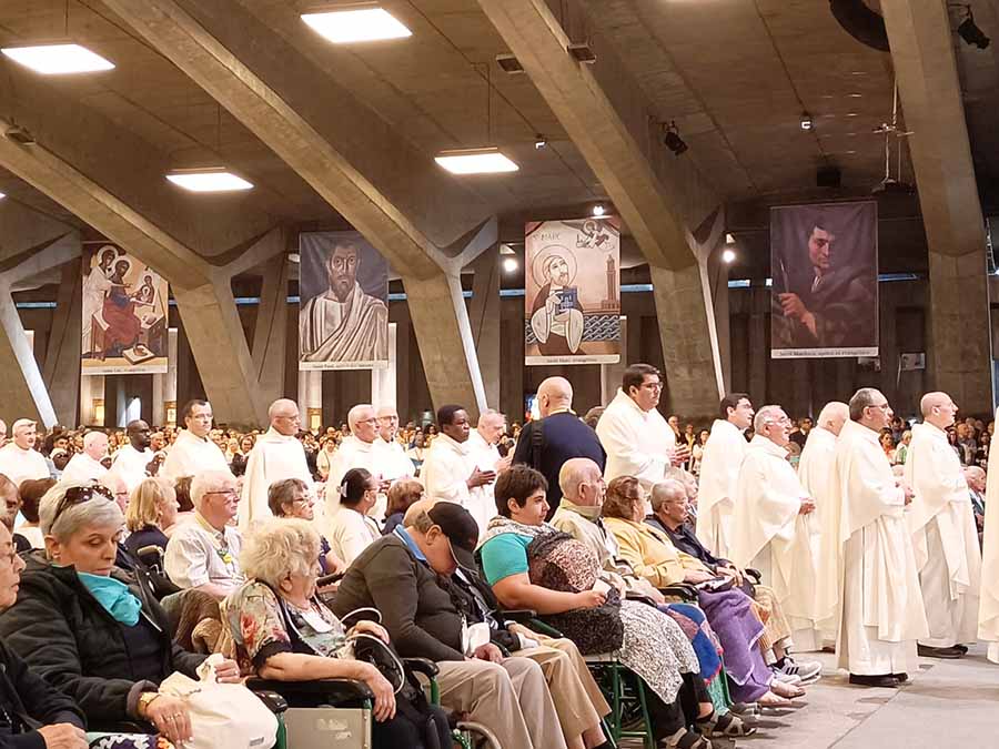 Messe internationale à la basilique Saint-Pie-X