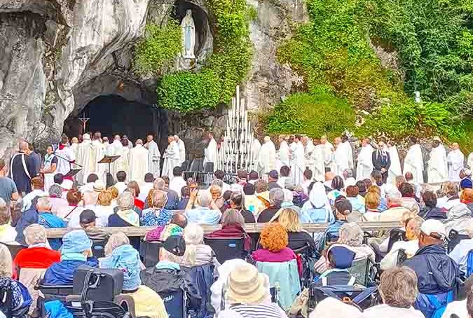 20230706 Jour3 MireilleM7 messe lourdes