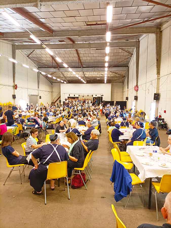 20230707 Jour4 MireilleM8 repas festif lourdes
