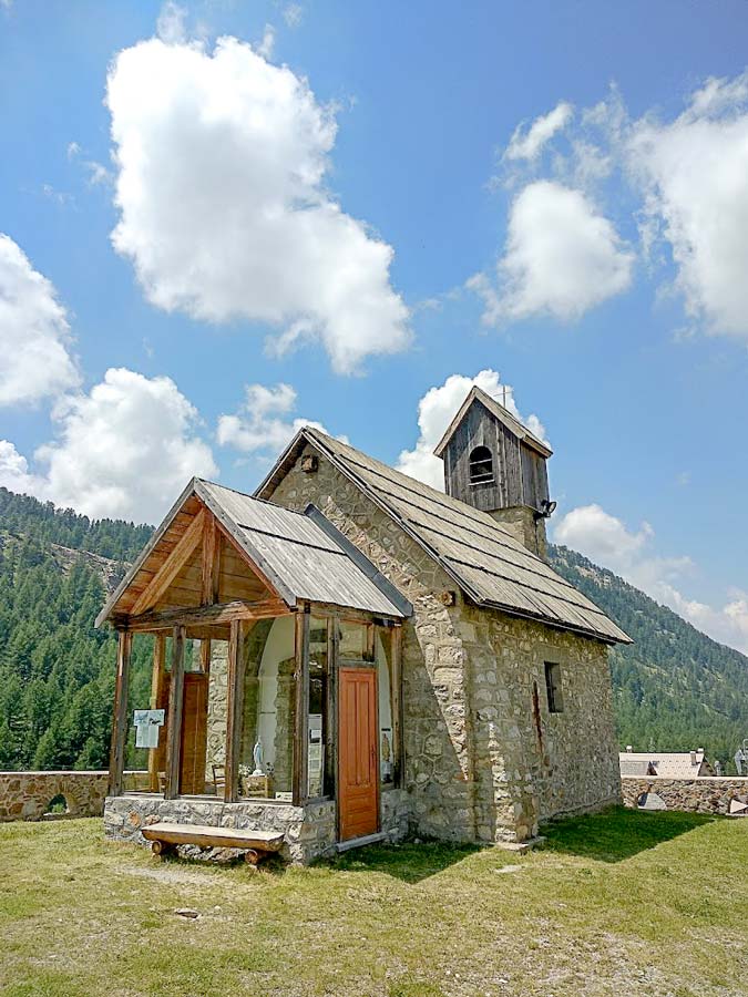 chapelle isola 2000
