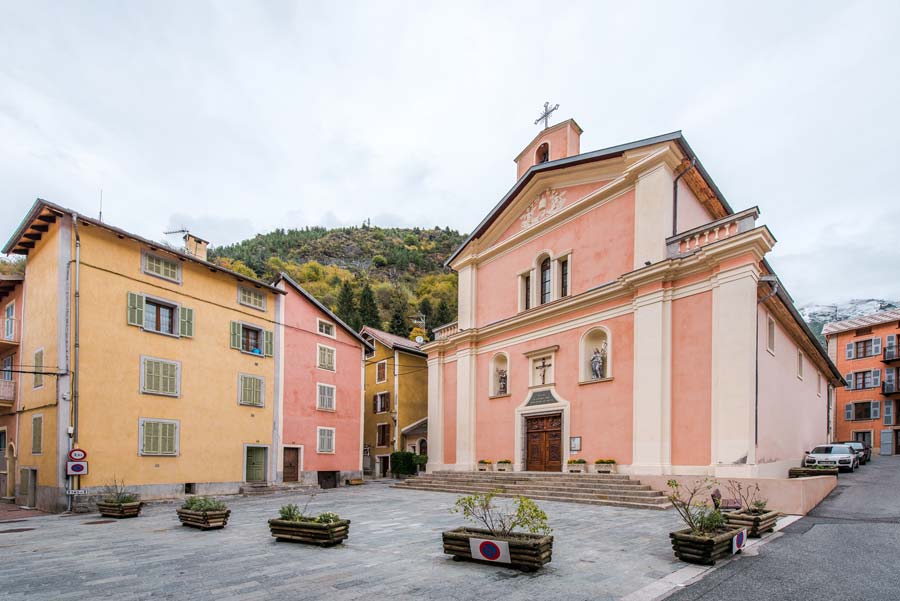 eglise isola village
