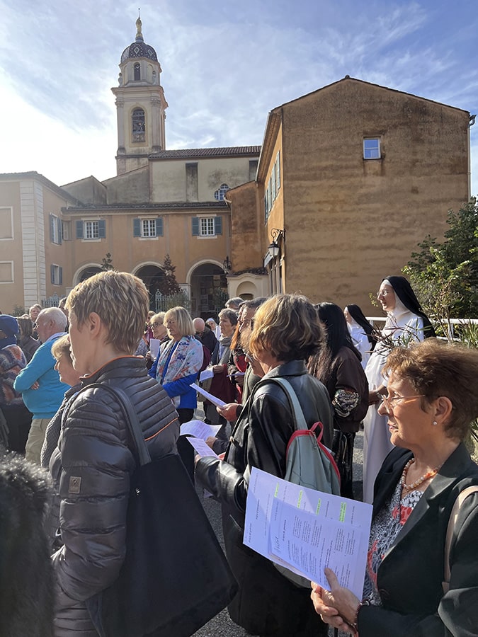Source pure, Vierge Marie, avec toi, l’espérance renaît